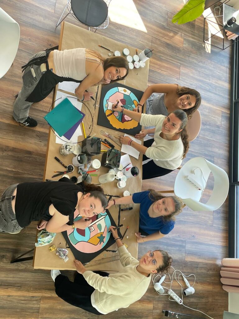 Team Building Créatif Trombinoscope Picasso 29 Nathalie Perié Artiste Peintre team building artistique entre amis famille 1 Nathalie Perié Artiste Peintre